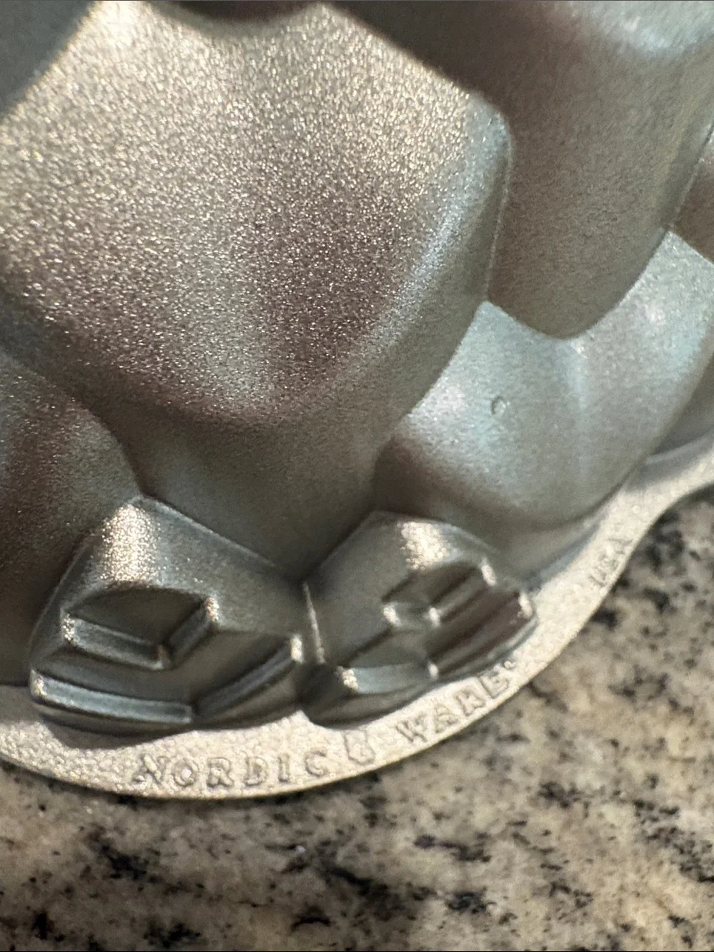 Nordic Ware Chrysanthemum Bundt Pan